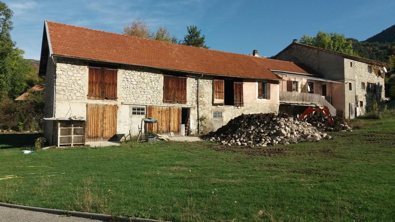 לינה וארוחת בוקר Saint-Auban-d'Oze Le Petit Begou מראה חיצוני תמונה